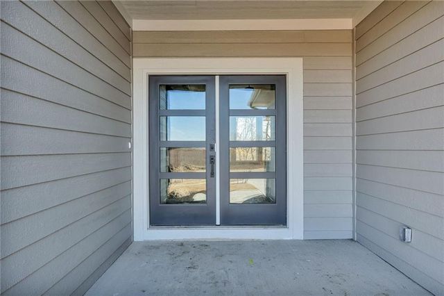 14033 S Landon Street, Olathe, KS 66061
