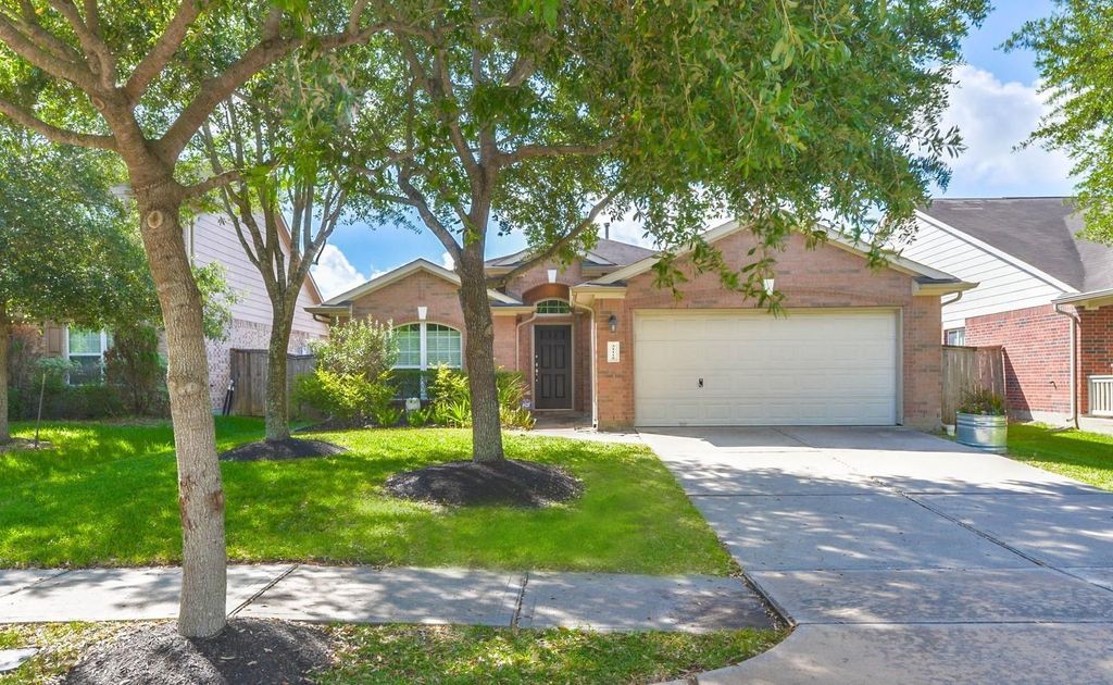 21115 Amber Crossing Drive, Richmond, TX 77406