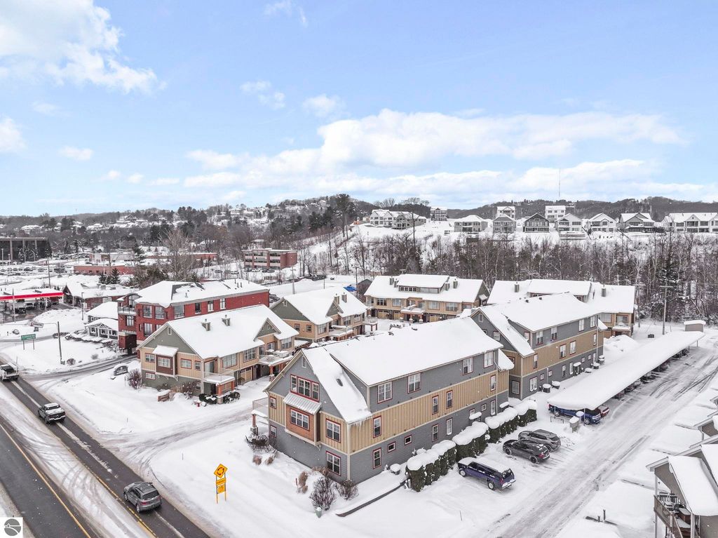 Image 3 of property listing at 13800 West Bay Shore Drive # 1, Traverse City, MI 49684