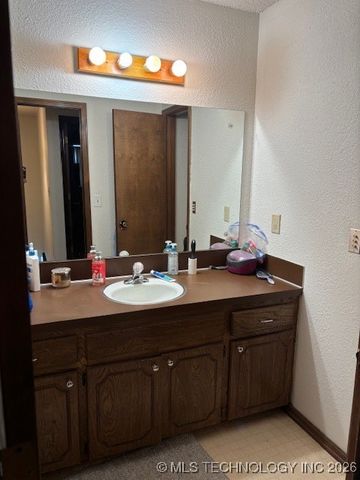 2911 E Augusta Avenue, Muskogee, OK 74403