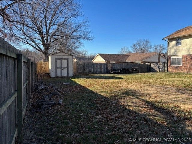 2911 E Augusta Avenue, Muskogee, OK 74403