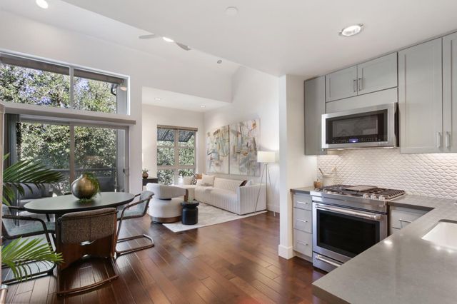 2746 5th St, Davis, CA 95618