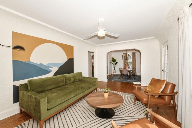 424 W Luebbe LANE, Glendale, WI 53217