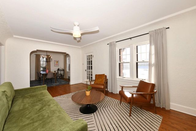 424 W Luebbe LANE, Glendale, WI 53217