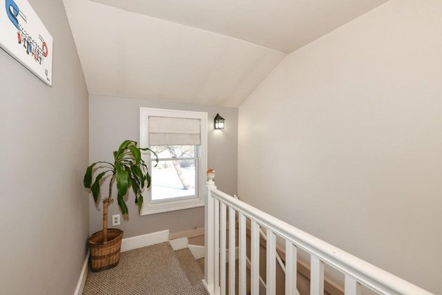 424 W Luebbe LANE, Glendale, WI 53217