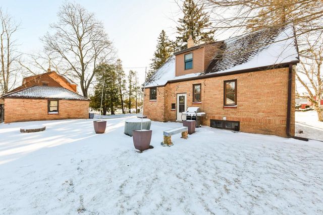 424 W Luebbe LANE, Glendale, WI 53217