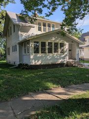 814 Becker Avenue SW, Willmar, MN 56201