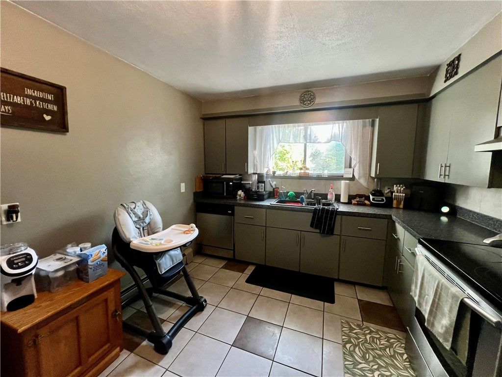 Image 12 of property listing at 129 Upland Dr, Neshannock Twp, PA 16105
