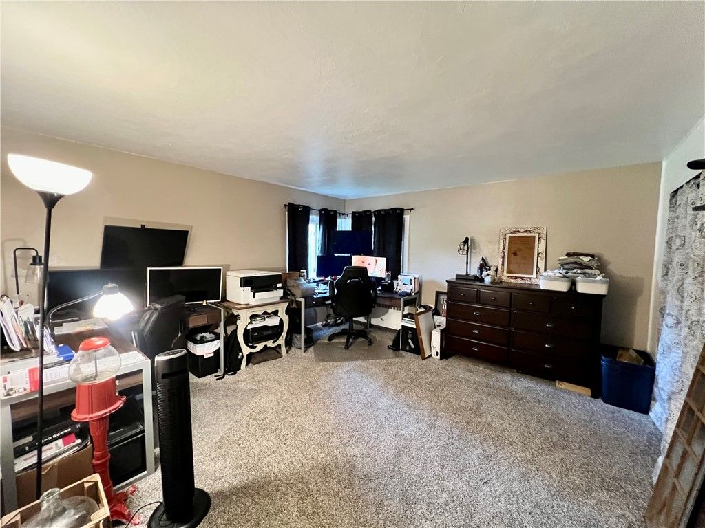 Image 14 of property listing at 129 Upland Dr, Neshannock Twp, PA 16105