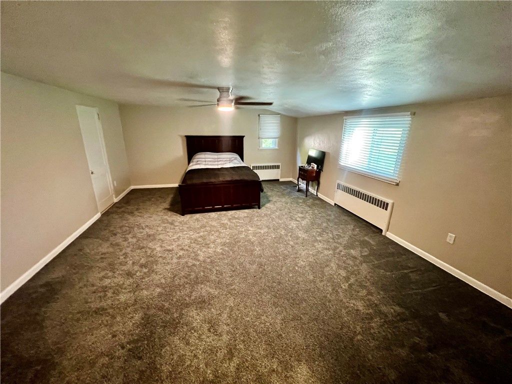 Image 16 of property listing at 129 Upland Dr, Neshannock Twp, PA 16105