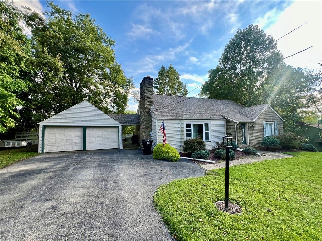 Image 3 of property listing at 129 Upland Dr, Neshannock Twp, PA 16105