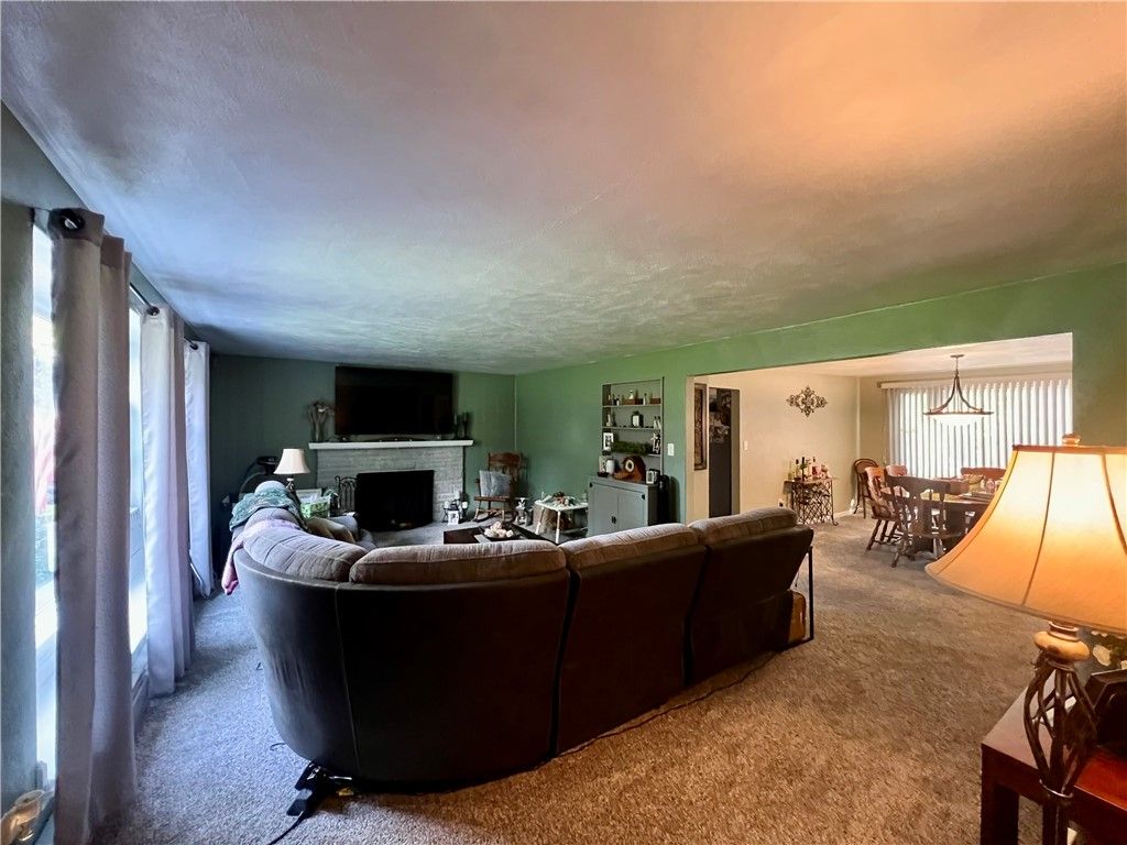 Image 7 of property listing at 129 Upland Dr, Neshannock Twp, PA 16105