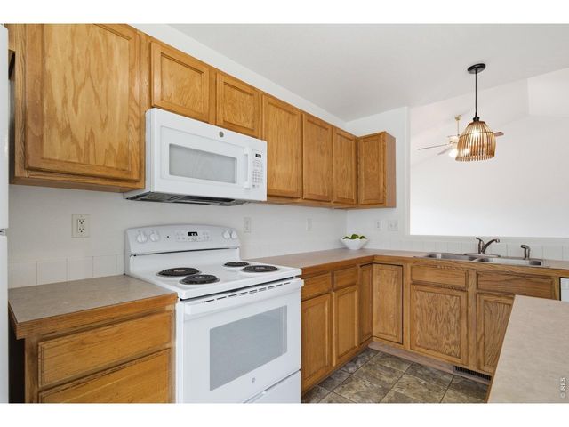 3005 Swan Point Ct, Evans, CO 80620