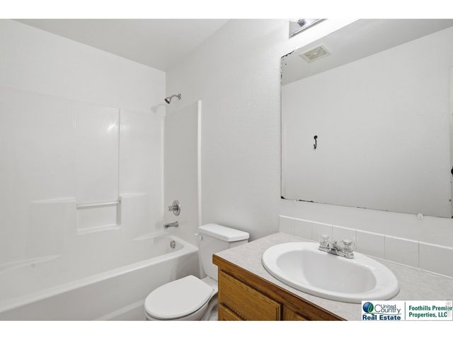 3005 Swan Point Ct, Evans, CO 80620