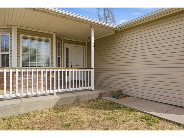 3005 Swan Point Ct, Evans, CO 80620