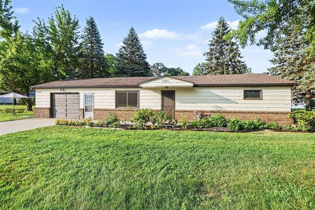 5385 Saint Joseph Avenue, Stevensville, MI 49127