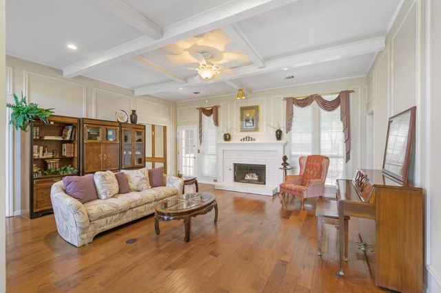 2509 Fox Glenn Circle, Bedford, TX 76021