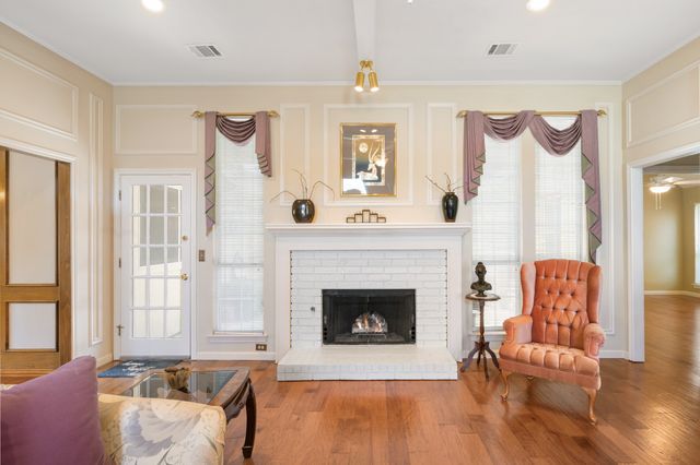 2509 Fox Glenn Circle, Bedford, TX 76021