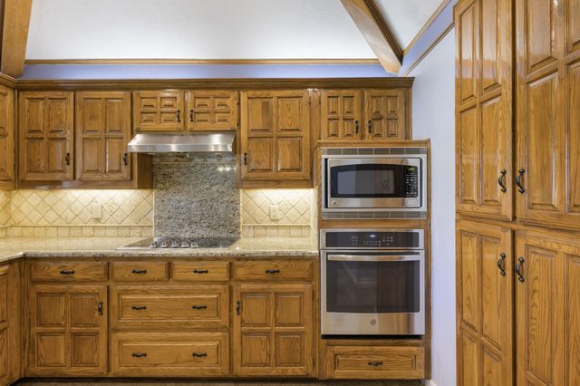 2509 Fox Glenn Circle, Bedford, TX 76021