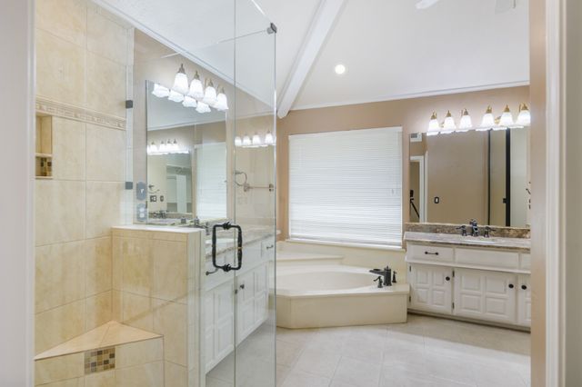 2509 Fox Glenn Circle, Bedford, TX 76021