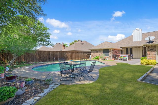 2509 Fox Glenn Circle, Bedford, TX 76021