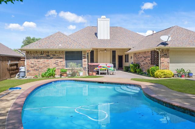 2509 Fox Glenn Circle, Bedford, TX 76021