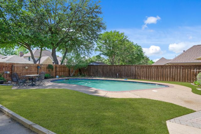 2509 Fox Glenn Circle, Bedford, TX 76021