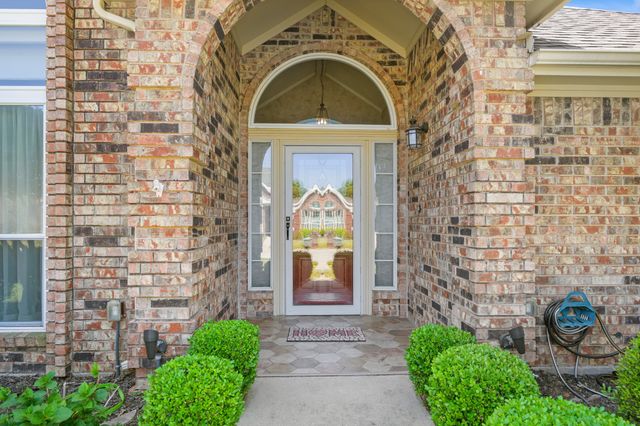 2509 Fox Glenn Circle, Bedford, TX 76021