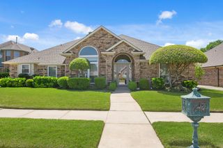 2509 Fox Glenn Circle, Bedford, TX 76021