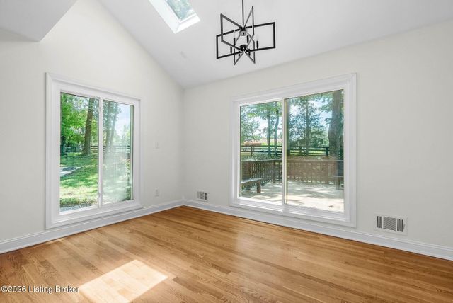 1408 S Pope Lick Rd, Louisville, KY 40299