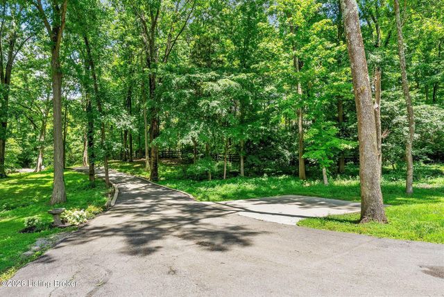1408 S Pope Lick Rd, Louisville, KY 40299