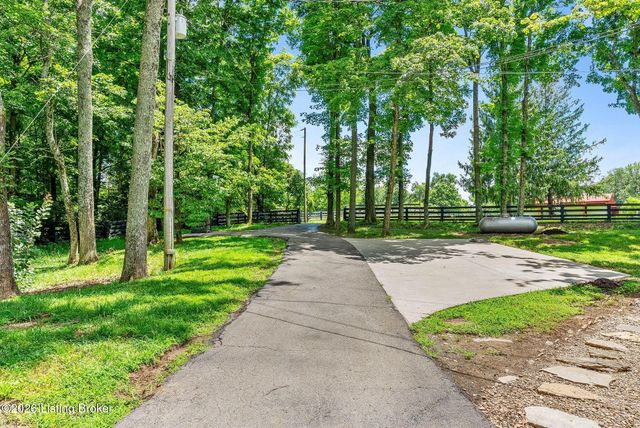 1408 S Pope Lick Rd, Louisville, KY 40299