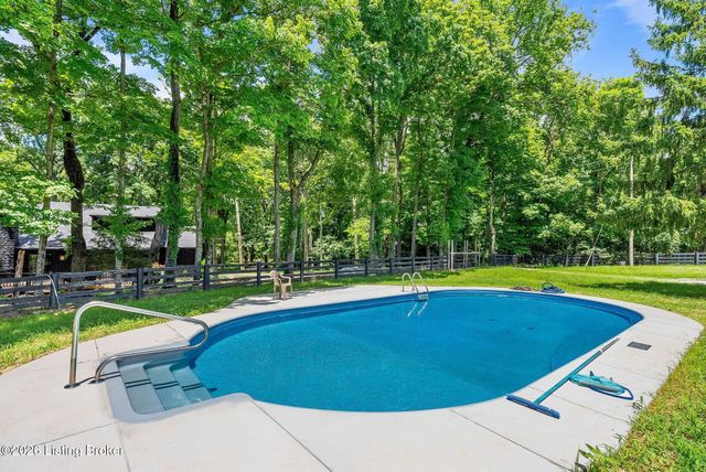 1408 S Pope Lick Rd, Louisville, KY 40299