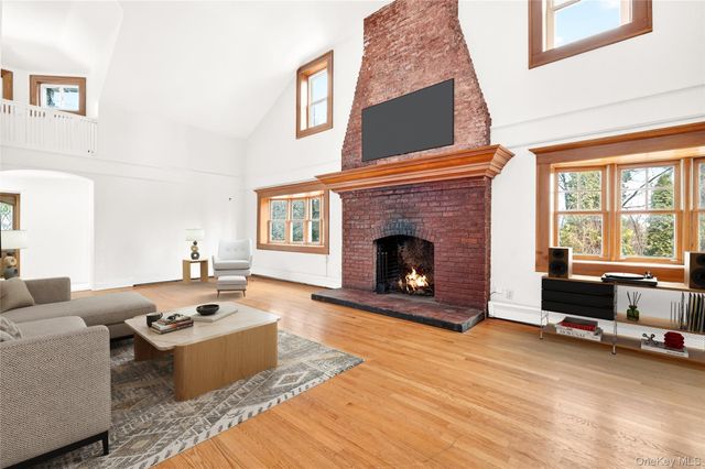 24 Old Knollwood Road, White Plains, NY 10607