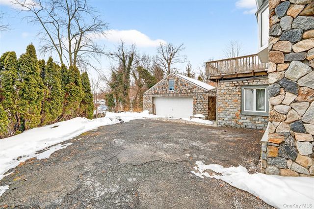 24 Old Knollwood Road, White Plains, NY 10607