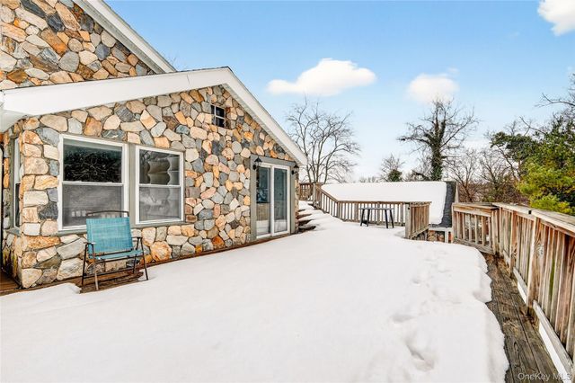 24 Old Knollwood Road, White Plains, NY 10607