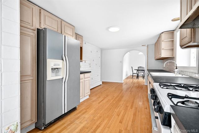 24 Old Knollwood Road, White Plains, NY 10607