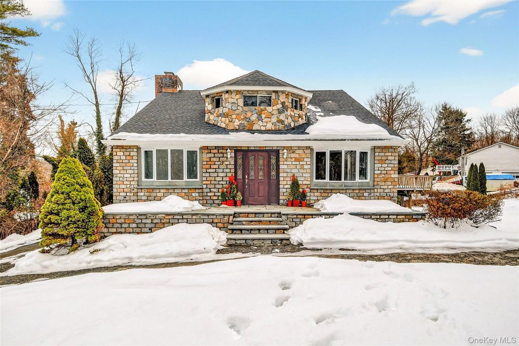 24 Old Knollwood Road, White Plains, NY 10607