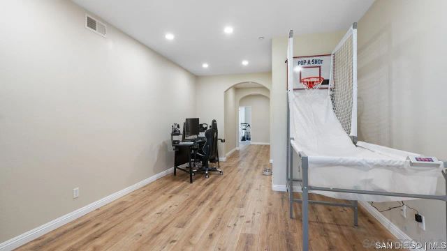 8301 Rio San Diego DR 7, San Diego, CA 92108