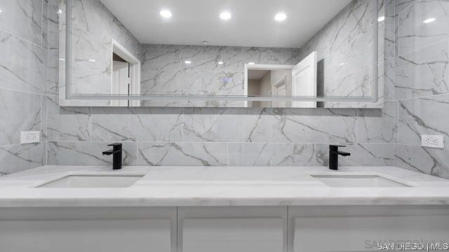 8301 Rio San Diego DR 7, San Diego, CA 92108