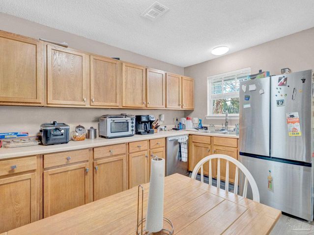 1984 Ambassador Dr, Gulf Breeze, FL 32563