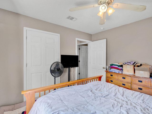 1984 Ambassador Dr, Gulf Breeze, FL 32563