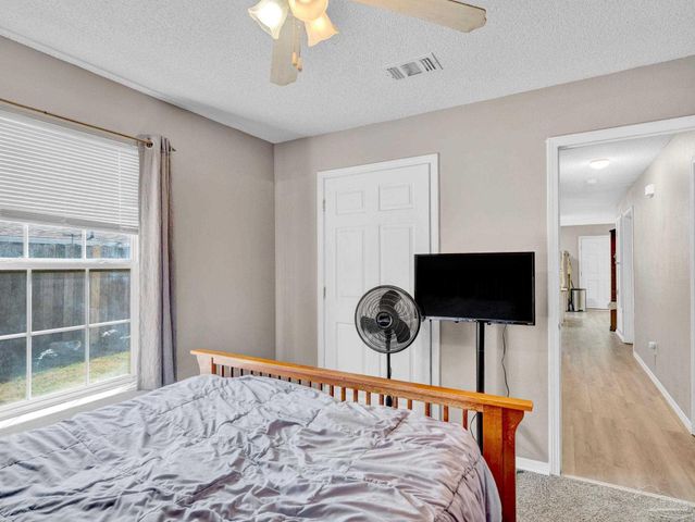 1984 Ambassador Dr, Gulf Breeze, FL 32563