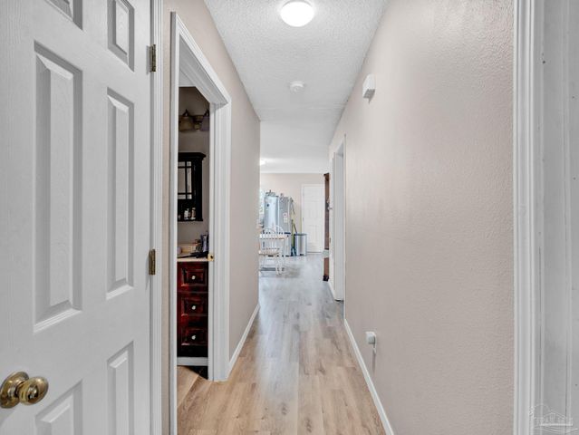 1984 Ambassador Dr, Gulf Breeze, FL 32563