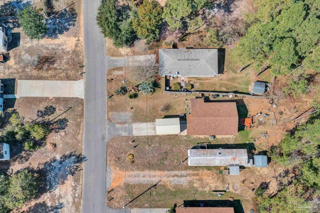 1984 Ambassador Dr, Gulf Breeze, FL 32563