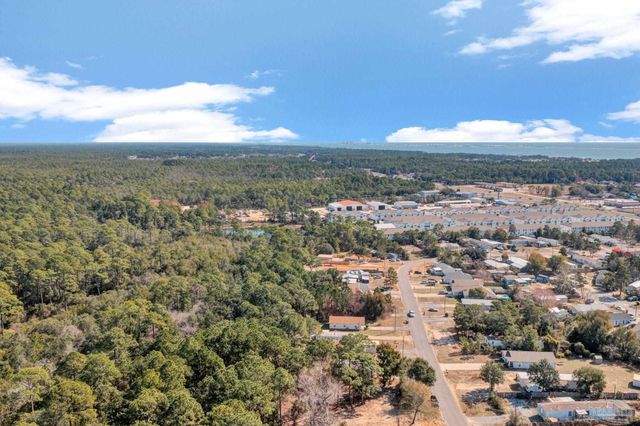 1984 Ambassador Dr, Gulf Breeze, FL 32563