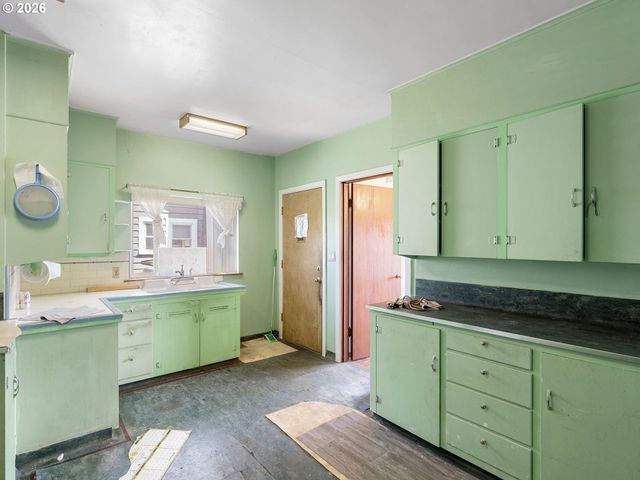 6305 N DENVER Ave, Portland, OR 97217