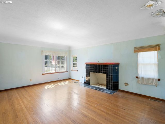 6305 N DENVER Ave, Portland, OR 97217