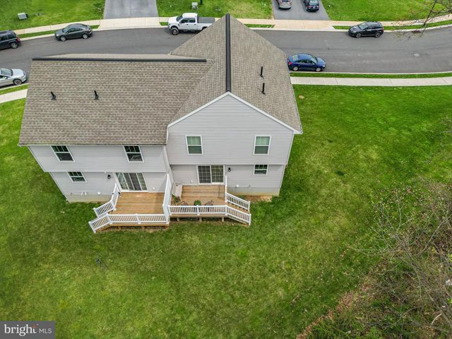 400 SMOKERING DR, Robesonia, PA 19551