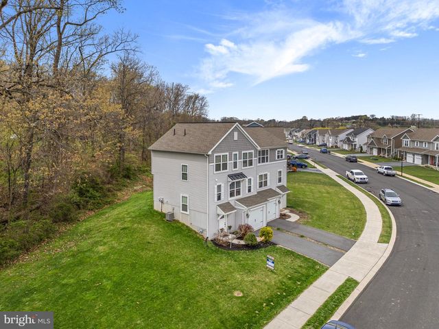 400 SMOKERING DR, Robesonia, PA 19551